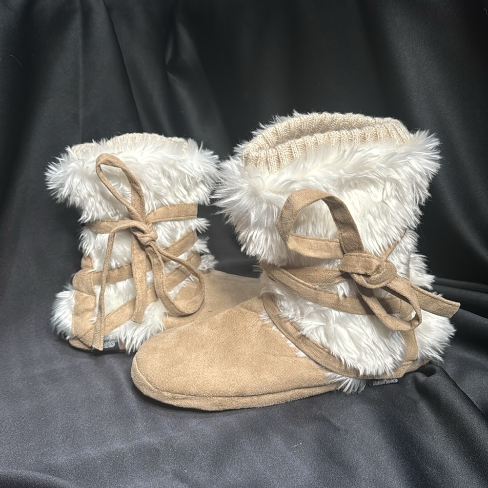 Muk Luks ivory tonal fur wrap boots - Picture 3 of 6